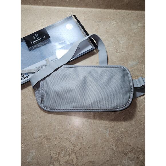 Alpha Keeper RFID Money Travel Belt‎ Passport Holder Fanny Pack Silver New - Picture 3 of 7